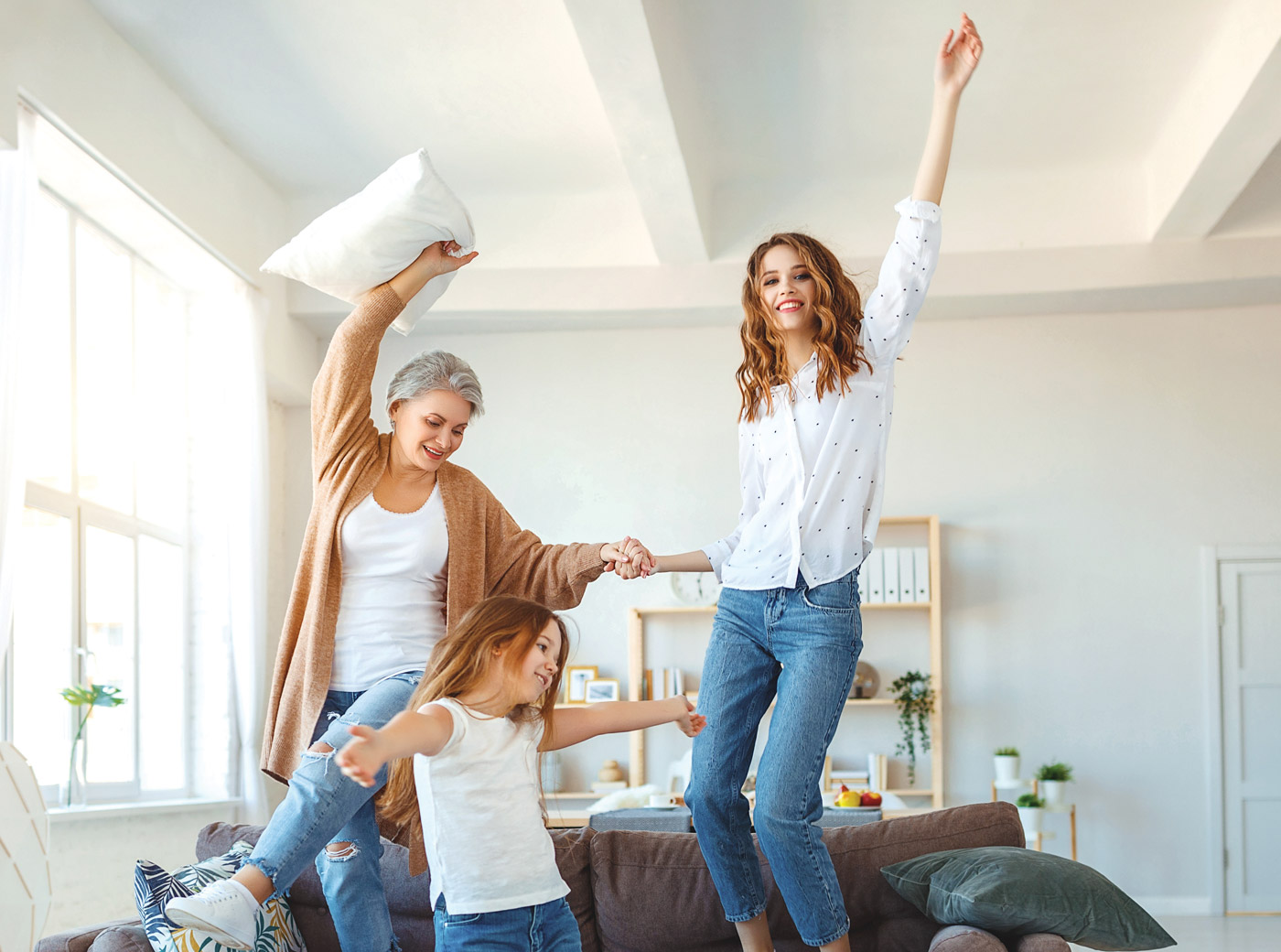 Tre generazioni di donne attive e consapevoli — le pazienti oggi cercano soluzioni per incontinenza e atrofia vaginale